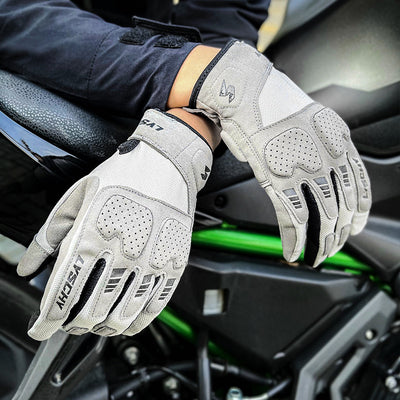 Gants de moto en cuir pour toutes les saisons